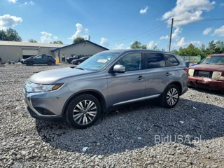 MITSUBISHI OUTLANDER SE