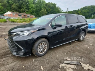 TOYOTA SIENNA LE
