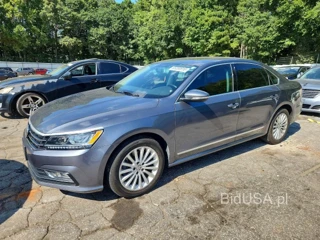 VOLKSWAGEN PASSAT SE