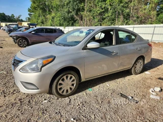 NISSAN VERSA SV