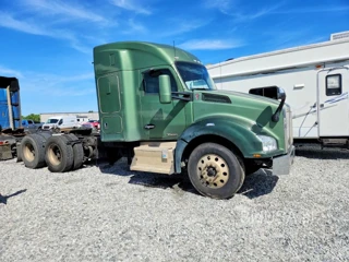 KENWORTH T880