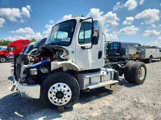 FREIGHTLINER M2