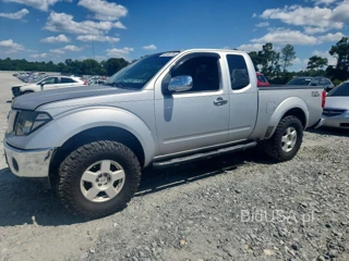 NISSAN FRONTIER SE
