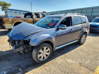 MITSUBISHI OUTLANDER SE