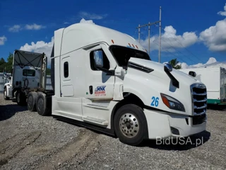 FREIGHTLINER CASCADIA 126 SLEEPER CAB"