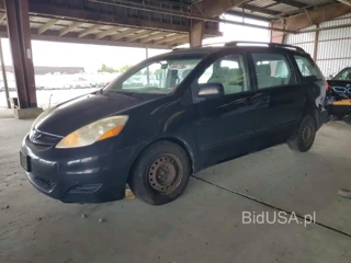 TOYOTA SIENNA CE 7-PASSENGER