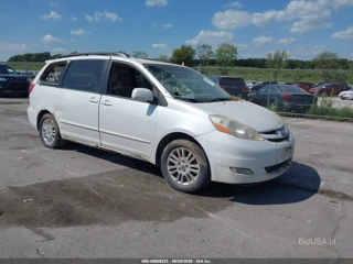 TOYOTA TOYOTA SIENNA XLE