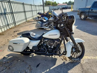 HARLEY-DAVIDSON FLHXS STREET GLIDE SPECIAL
