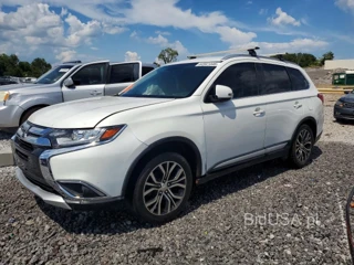 MITSUBISHI OUTLANDER SE