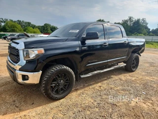 TOYOTA TUNDRA CREWMAX SR5