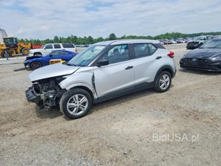 NISSAN KICKS S