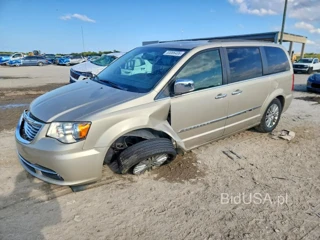 CHRYSLER TOWN & COUNTRY TOURING L