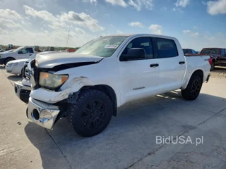 TOYOTA TUNDRA CREWMAX SR5