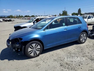VOLKSWAGEN E-GOLF SE