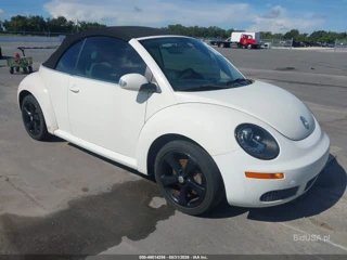VOLKSWAGEN VOLKSWAGEN NEW BEETLE TRIPLE WHITE