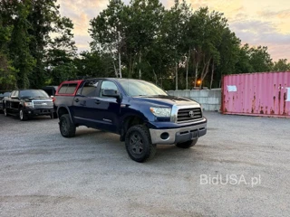 TOYOTA TUNDRA CREWMAX SR5