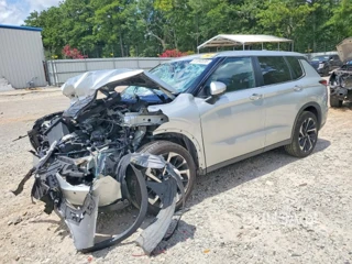 MITSUBISHI OUTLANDER SE