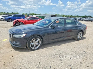 VOLVO S90 T5 MOMENTUM