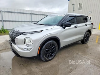 MITSUBISHI OUTLANDER SE