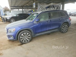 MERCEDES-BENZ GLB 250
