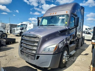 FREIGHTLINER CASCADIA 126