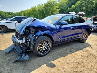 PORSCHE MACAN BASE