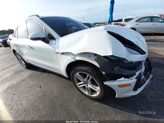 PORSCHE PORSCHE MACAN