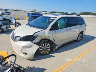 TOYOTA SIENNA XLE PREMIUM 7-PASSENGER