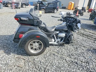 HARLEY-DAVIDSON FLHTCUTG