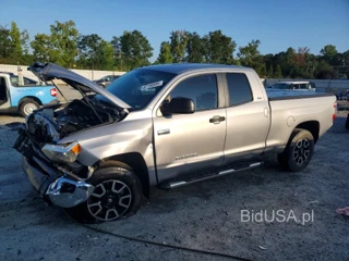 TOYOTA TUNDRA SR5