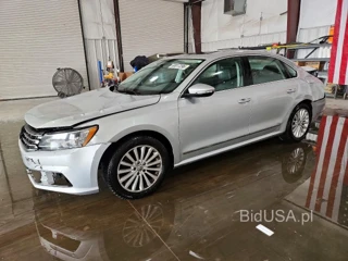 VOLKSWAGEN PASSAT SE