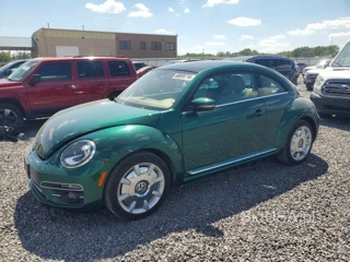 VOLKSWAGEN BEETLE SE