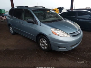 TOYOTA TOYOTA SIENNA LE