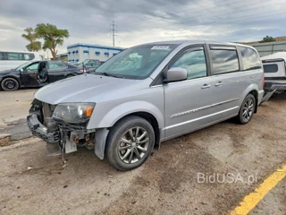 CHRYSLER TOWN & COUNTRY S