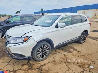 MITSUBISHI OUTLANDER SE