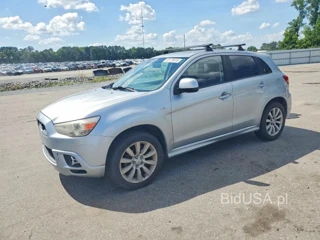 MITSUBISHI OUTLANDER SPORT SE