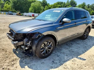 VOLKSWAGEN TIGUAN SE