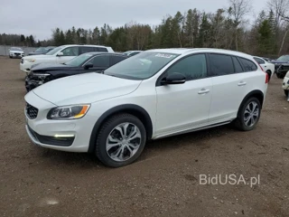 VOLVO V60 CROSS COUNTRY PREMIER