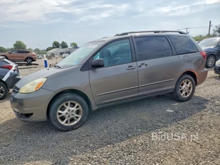 TOYOTA SIENNA LE