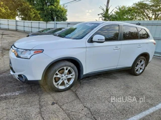 MITSUBISHI OUTLANDER SE