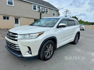 TOYOTA HIGHLANDER XLE