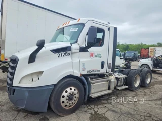 FREIGHTLINER CASCADIA 116