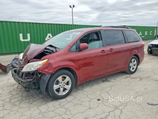 TOYOTA SIENNA LE