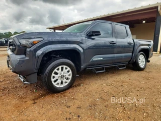 TOYOTA TACOMA SR5