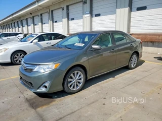 TOYOTA CAMRY HYBRID XLE