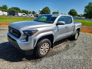 TOYOTA TACOMA SR5