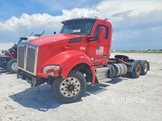 KENWORTH T880