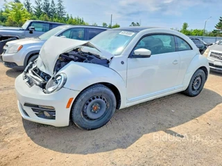 VOLKSWAGEN BEETLE SE
