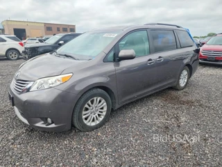 TOYOTA SIENNA XLE 8-PASSENGER