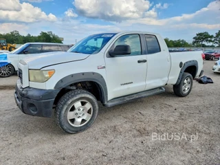 TOYOTA TUNDRA SR5